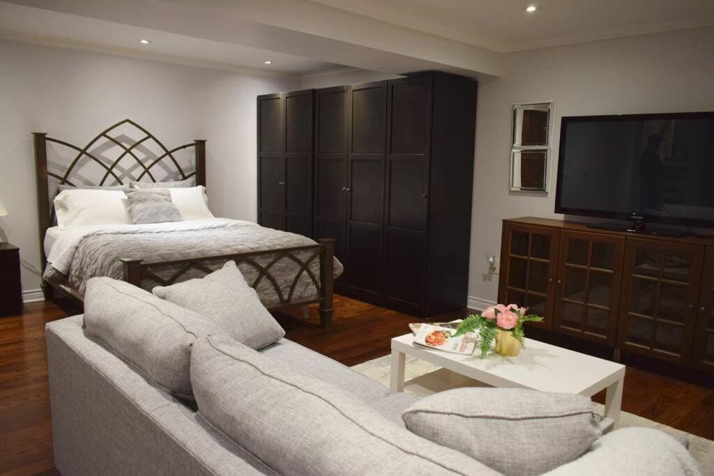 Home Away From Home - Basement Studio Apartment Toronto Exterior foto