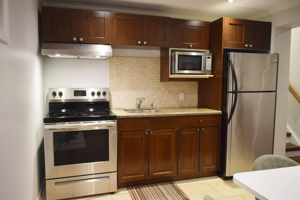 Home Away From Home - Basement Studio Apartment Toronto Exterior foto
